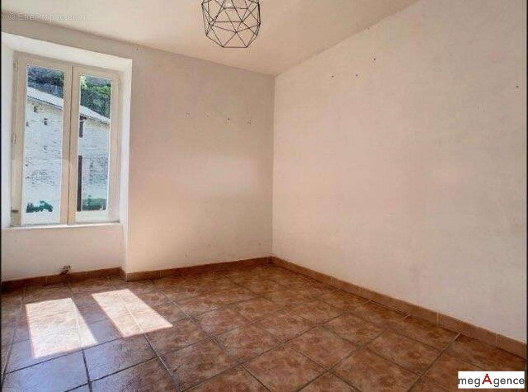 Maison à SAINT-ANDRE-DE-VALBORGNE