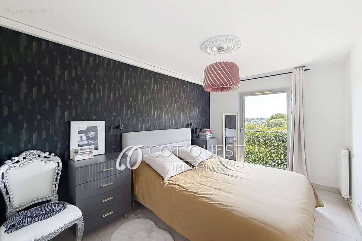 Appartement à LA COLLE-SUR-LOUP