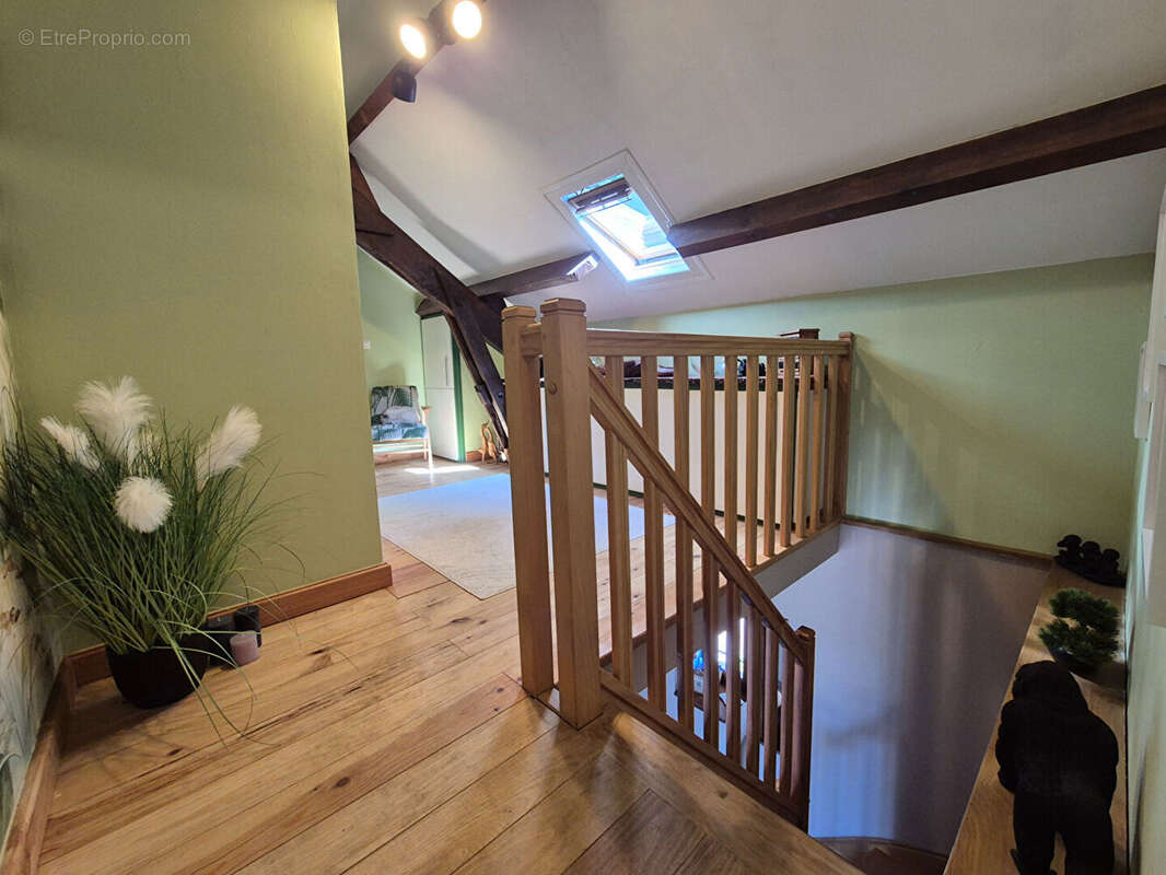 CORRÈZE. PEYRISSAC. Maison en pierre avec 3 chambres, gîte en pierre, garage et jardin de 2 062 m². - photo 8