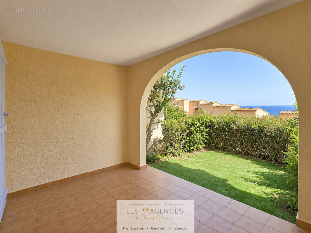 2 Pièces 28m2 - Rez de Jardin - VUE MER - Parking - photo 7