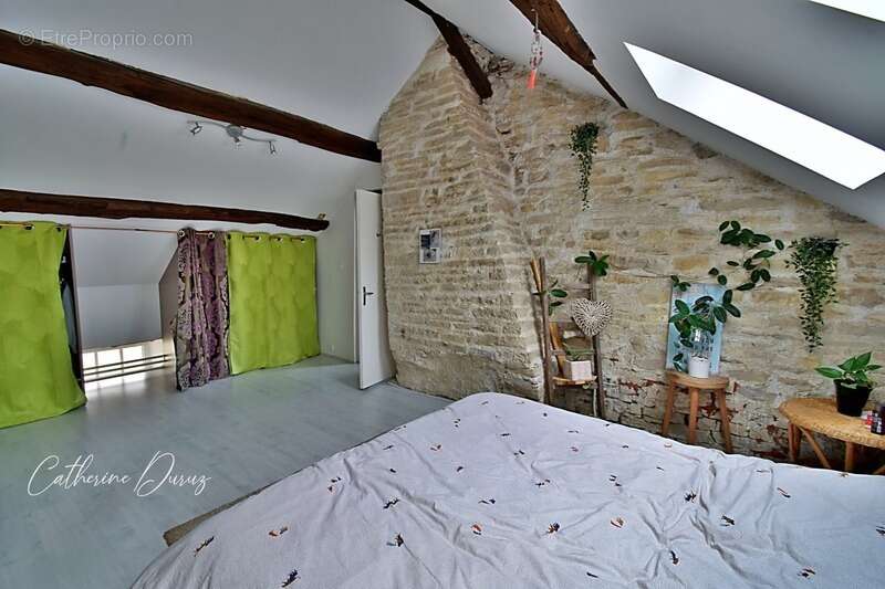 Maison à CORCELLES-LES-MONTS