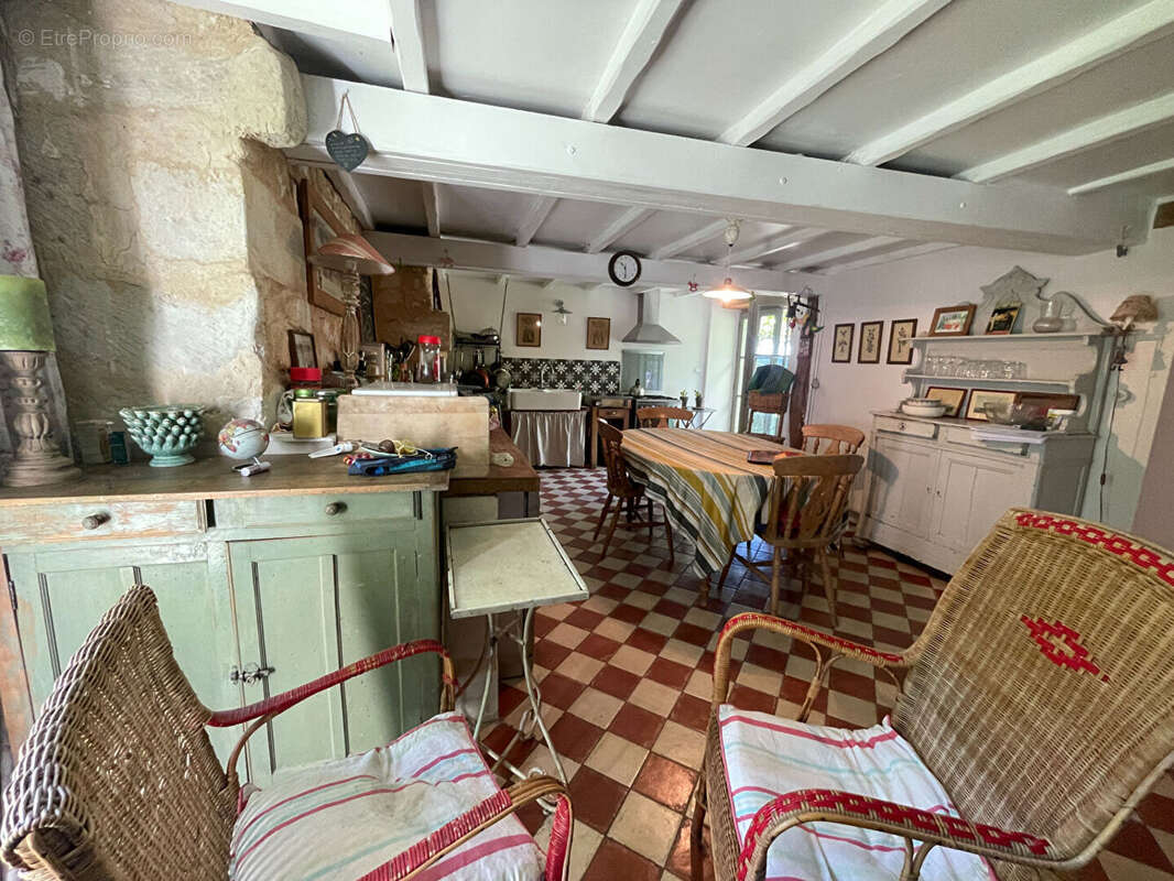 Maison à LES TROIS-MOUTIERS