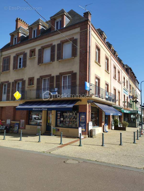 Commerce à GACE
