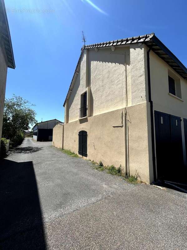 Photo 4 - Appartement à GENELARD