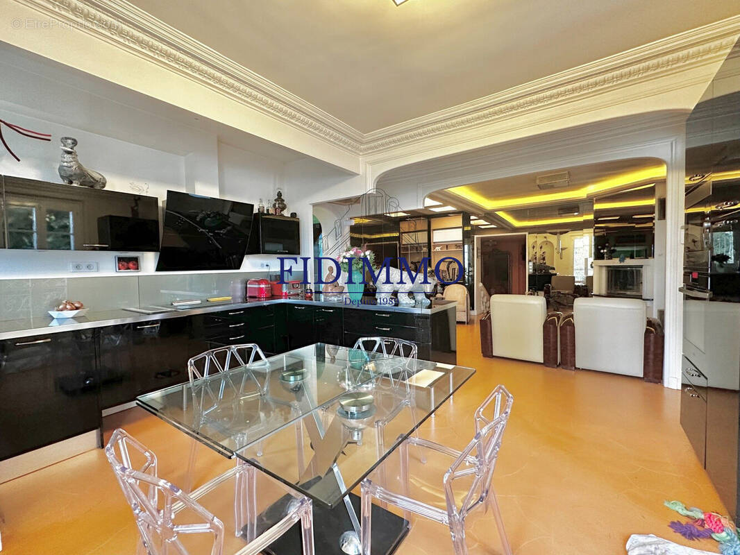 Maison à CHENNEVIERES-SUR-MARNE