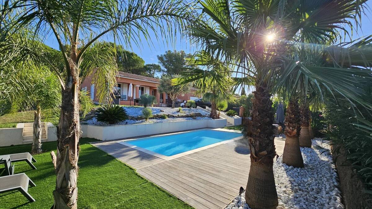 Maison à BORMES-LES-MIMOSAS