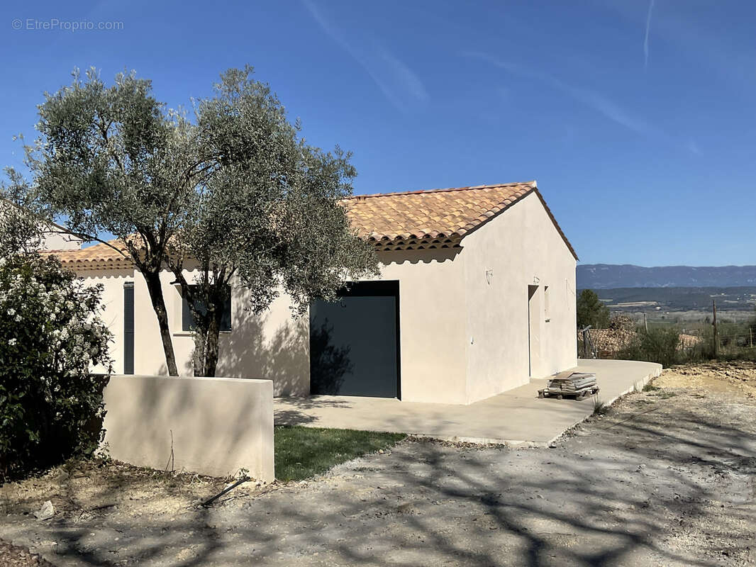 Maison à LE PUY-SAINTE-REPARADE