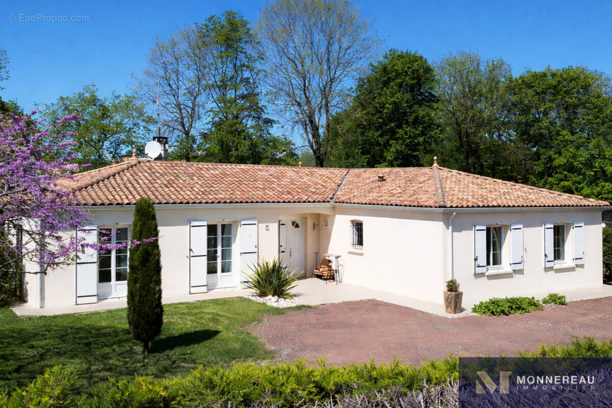 Maison à PUYMOYEN
