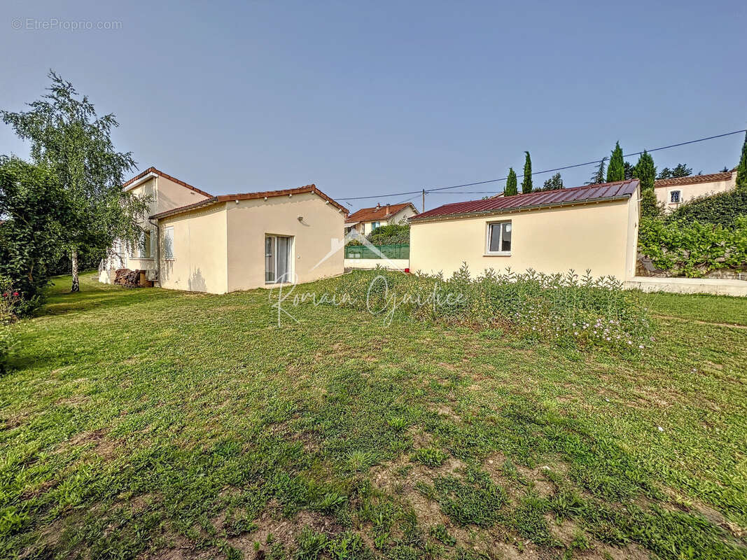 Maison plain pied type 5 de 140 m2 refaite à neuve sur son terrain divisible de 1358 m2 - photo 5