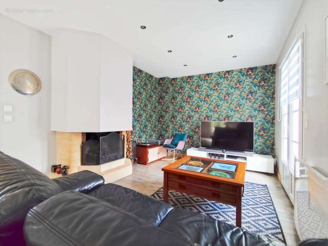 Maison à VERNEUIL-SUR-SEINE