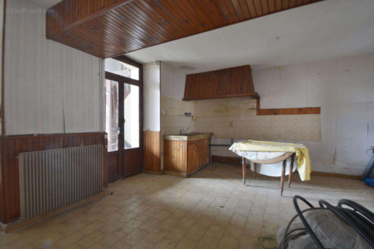 Maison à IVOY-LE-PRE
