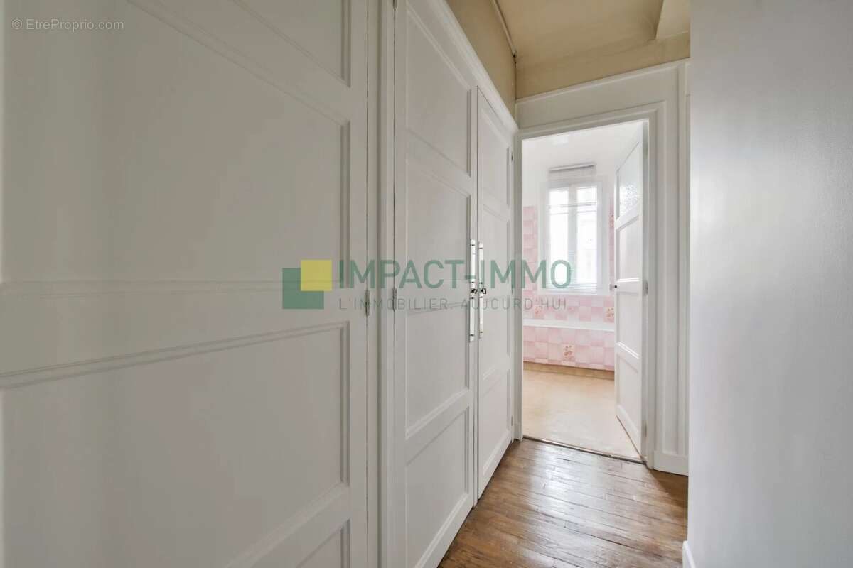 Appartement à COURBEVOIE