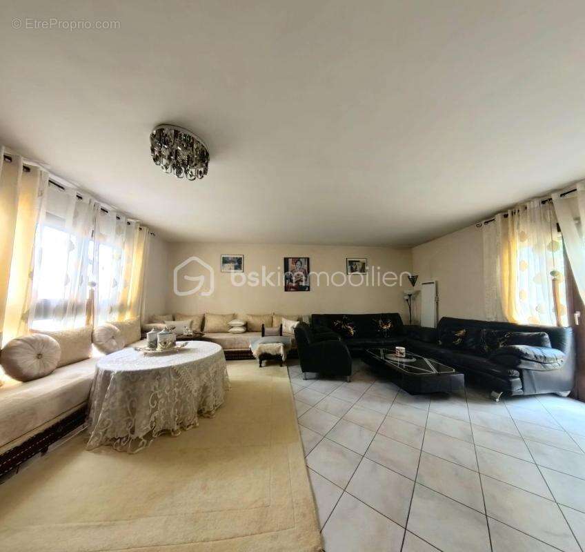 Appartement à LIVRY-GARGAN