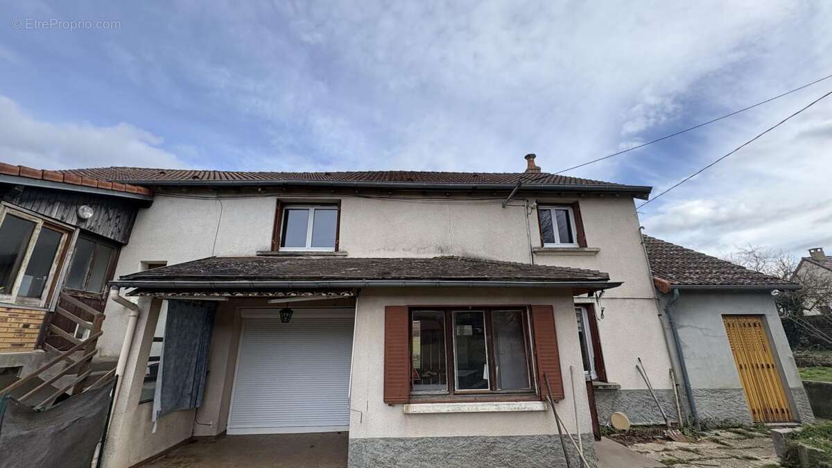 Maison à YOUX