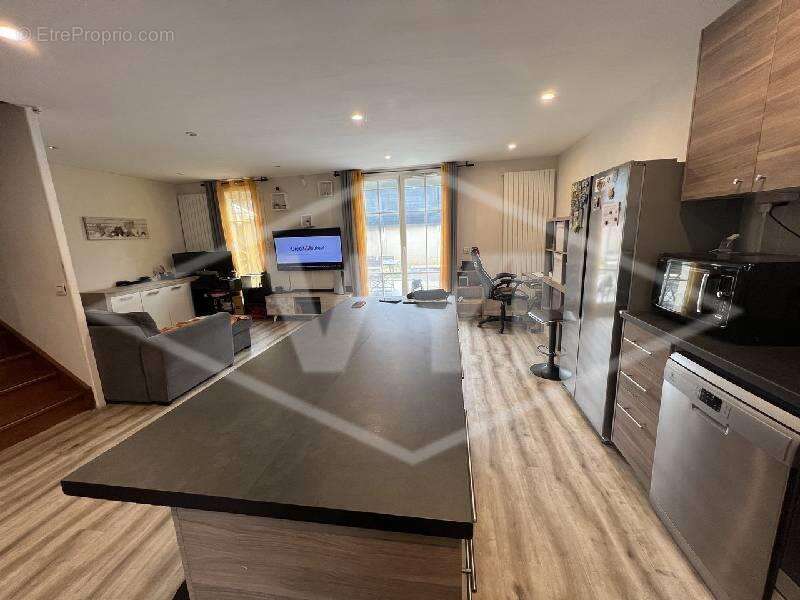 Maison à COMBS-LA-VILLE