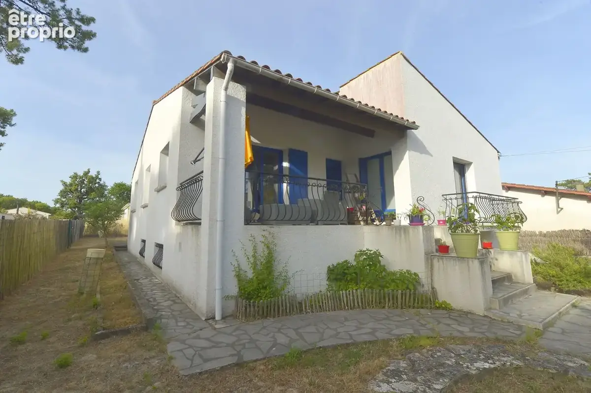 Maison 160 m² à Saint-Georges-De-Didonne  - photo 2