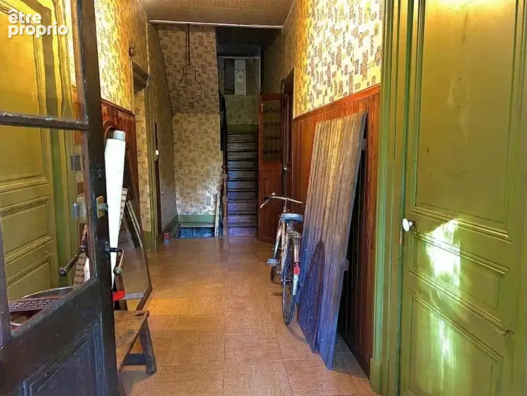 Opportunité rare pour professionnels — Bâtiment de caractère de 450 m² sur 3 niveaux avec jardin de 1 000 m² - photo 3