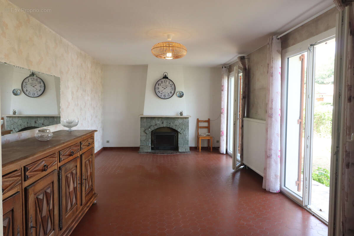 Maison à LEOGNAN