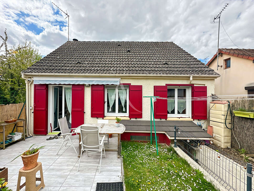 Maison à LES MUREAUX