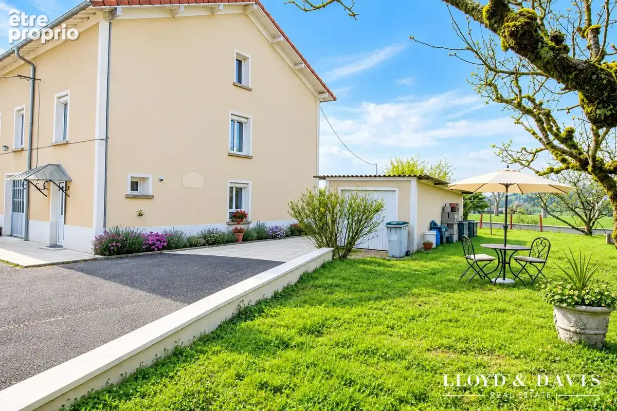 Photo Maison à Luzinay au prix de 339 000€