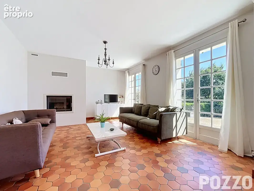 A VENDRE Maison familiale de 155 m² avec 5 chambres à Condé-sur-Vire !! - photo 7