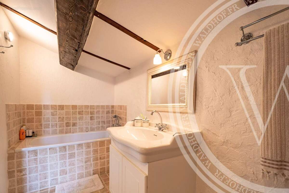 Maison à MOUANS-SARTOUX