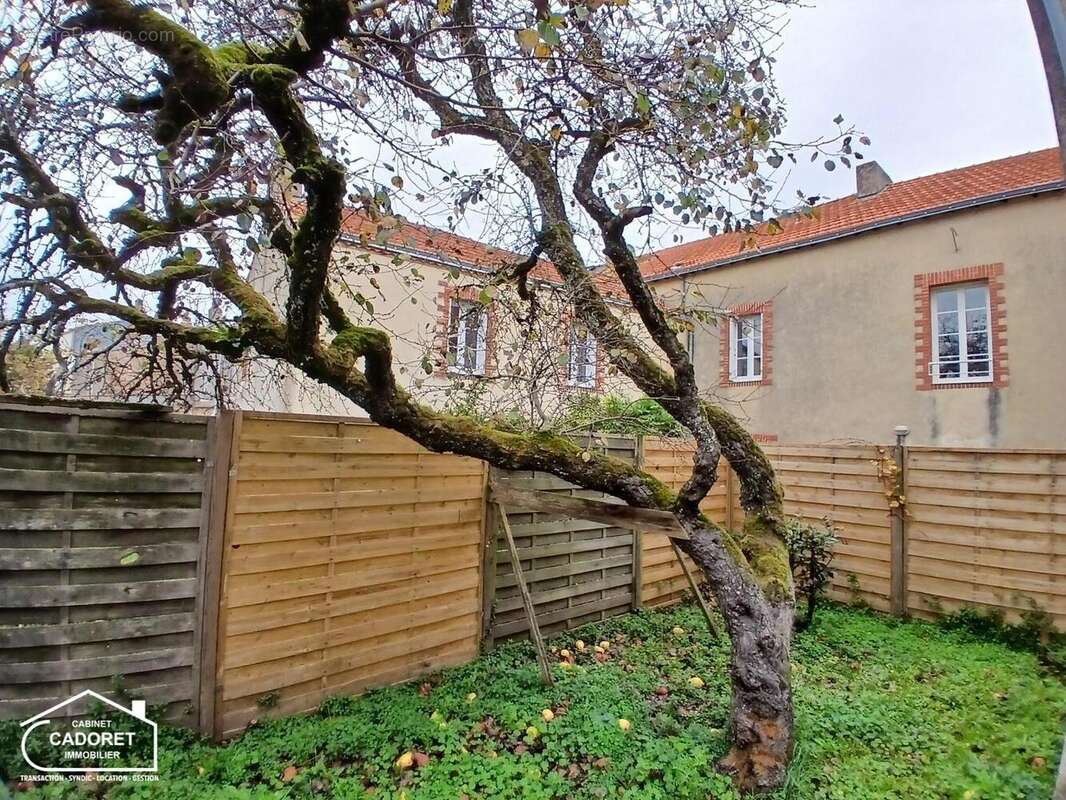   - Maison à PAIMBOEUF