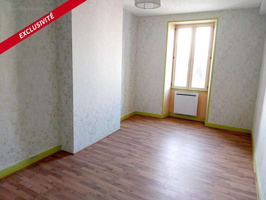 Appartement à CHAMPAGNOLLES