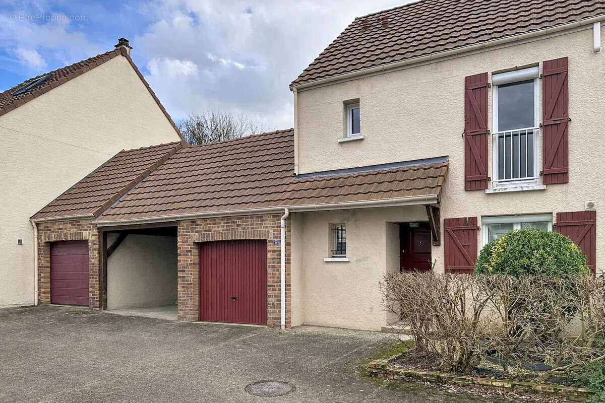Maison à MONTIGNY-LE-BRETONNEUX