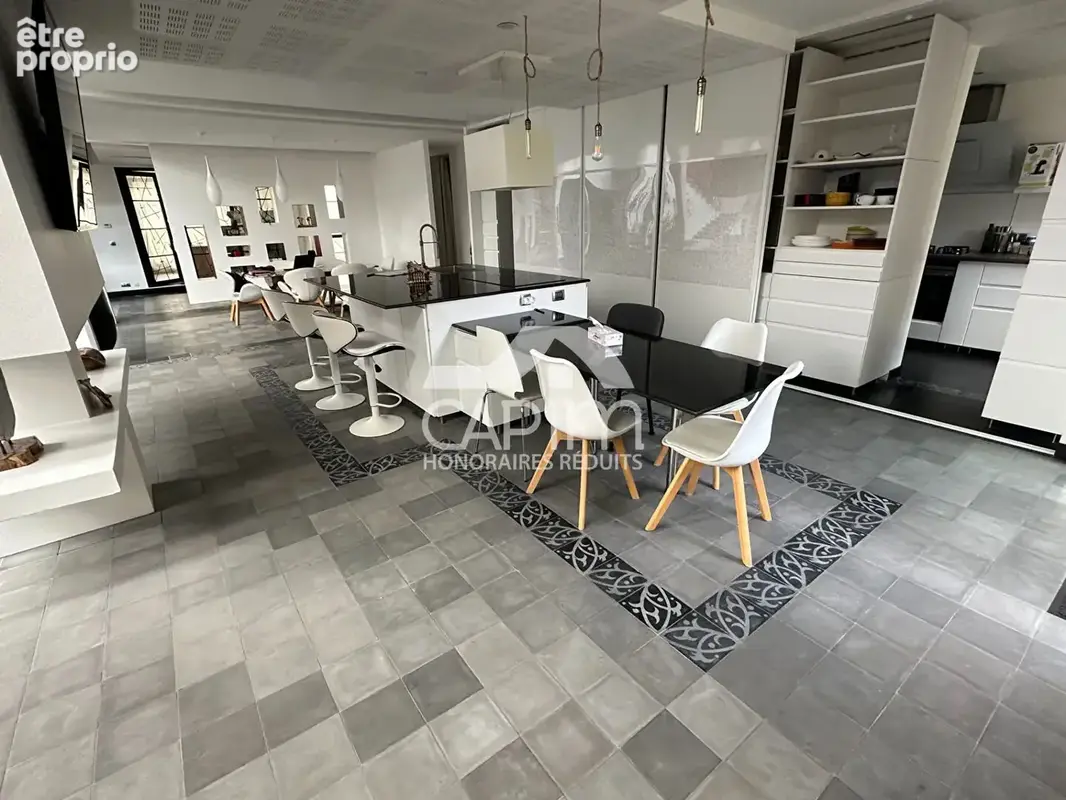 Loft - Fougères - 9 pièces - 550 m2 habitables - Piscine- Salle de Cinéma - photo 7