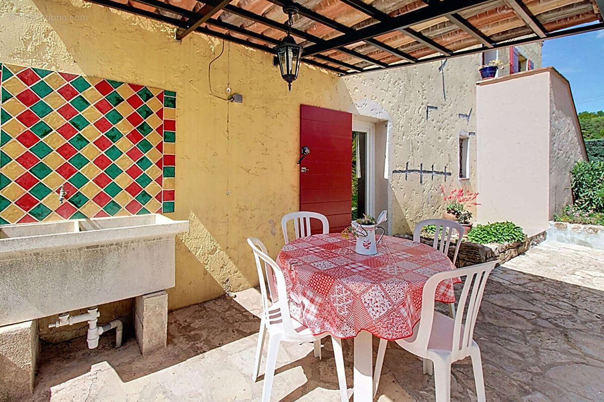 Maison à SAINT-ANTONIN-DU-VAR