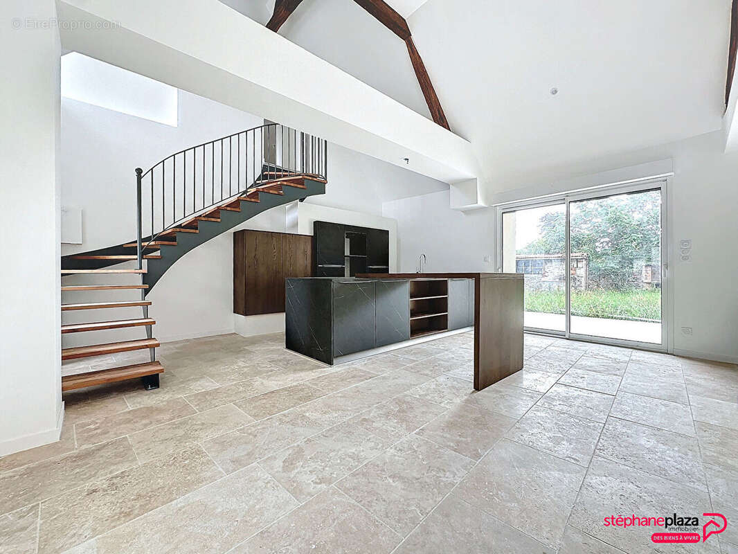 Maison à MONTLOUIS-SUR-LOIRE