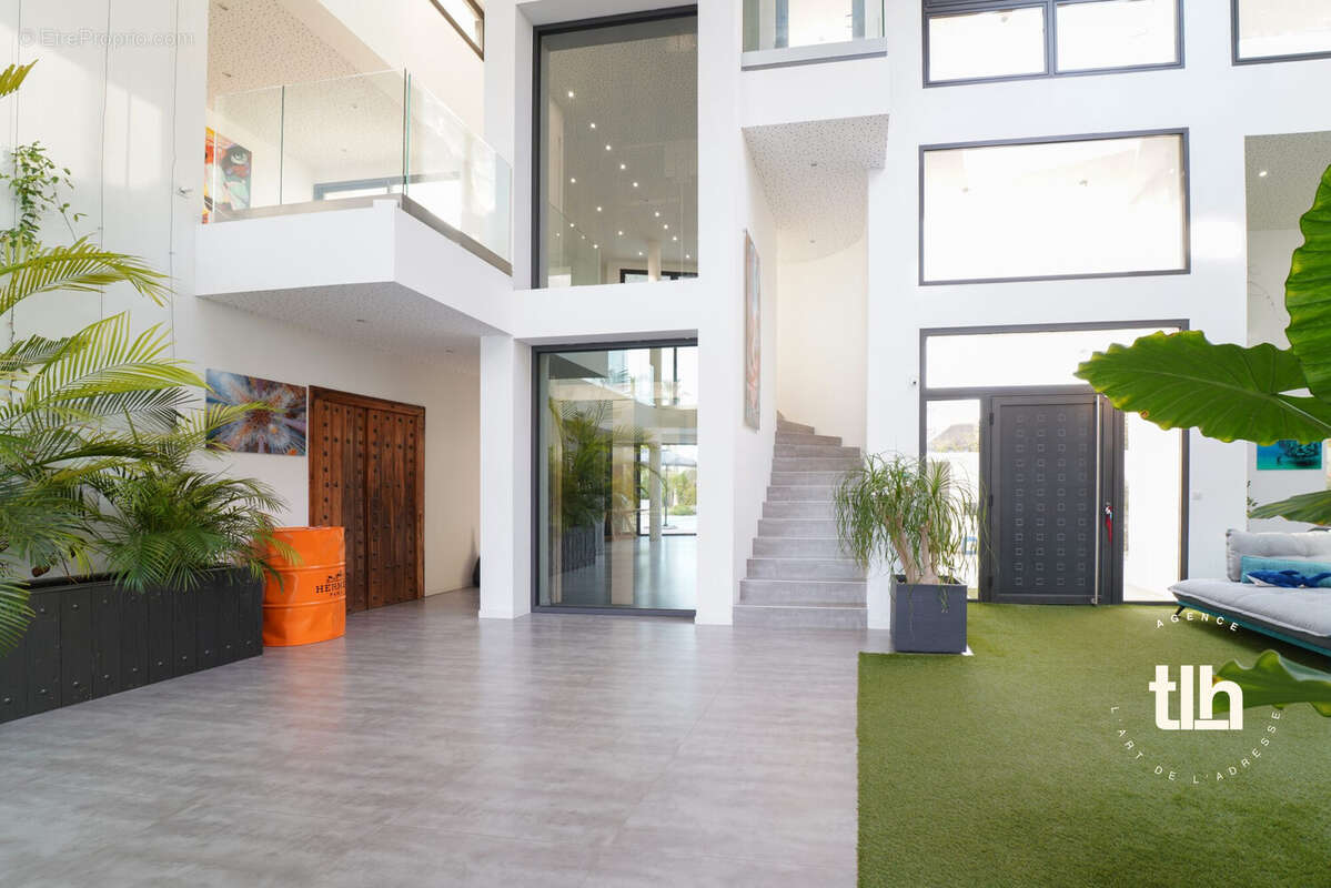 Commerce 808 m² à Baillargues  - photo 8