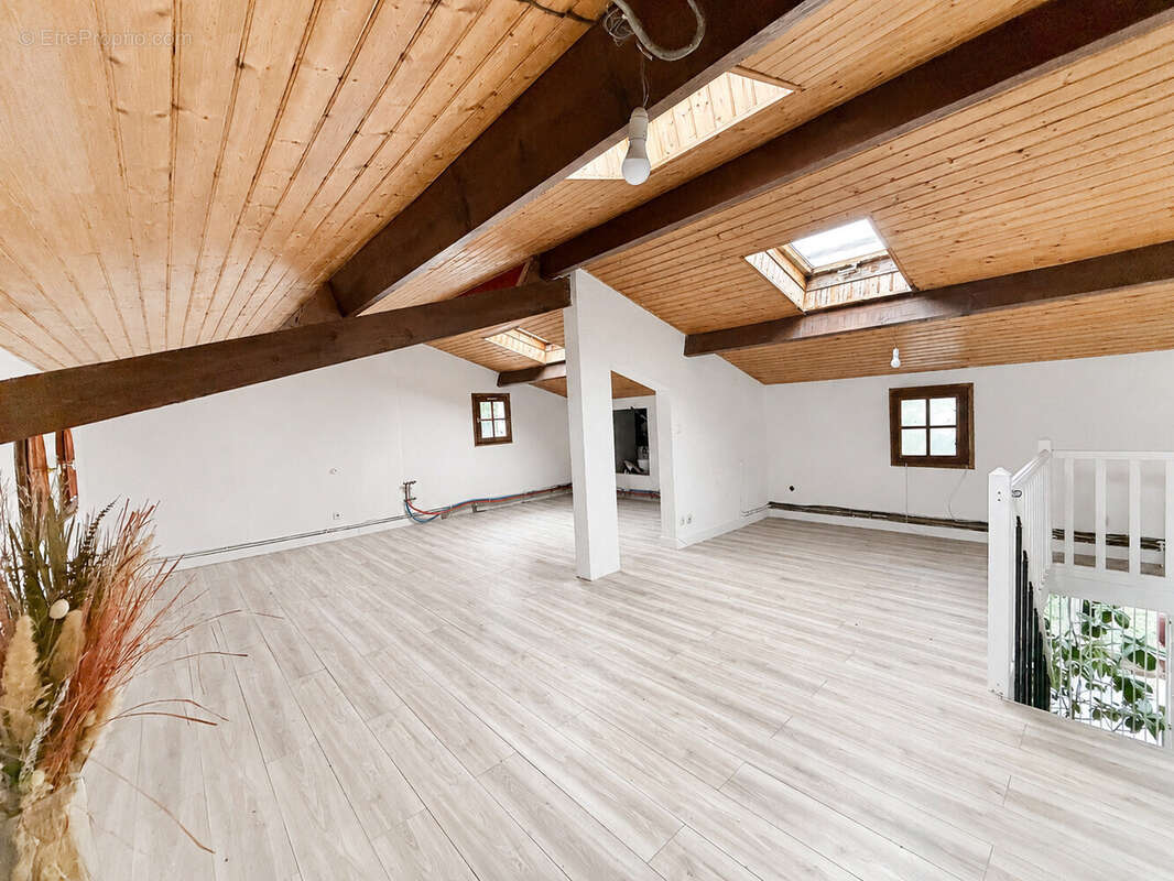 Maison familiale de 191 m² habitable - photo 7
