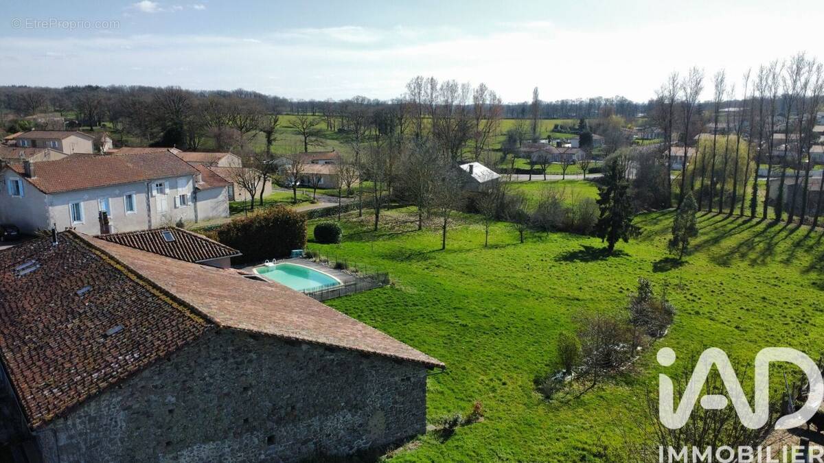 Photo 1 - Maison à ESSE