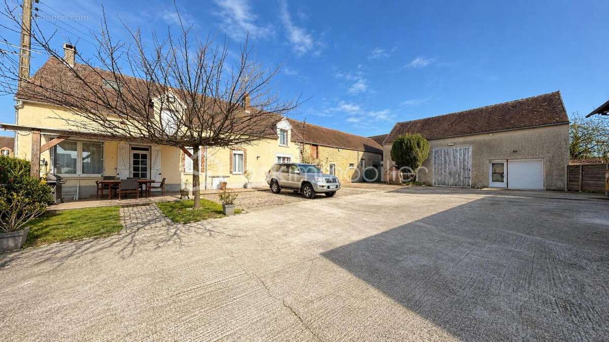 Maison à REMAUVILLE