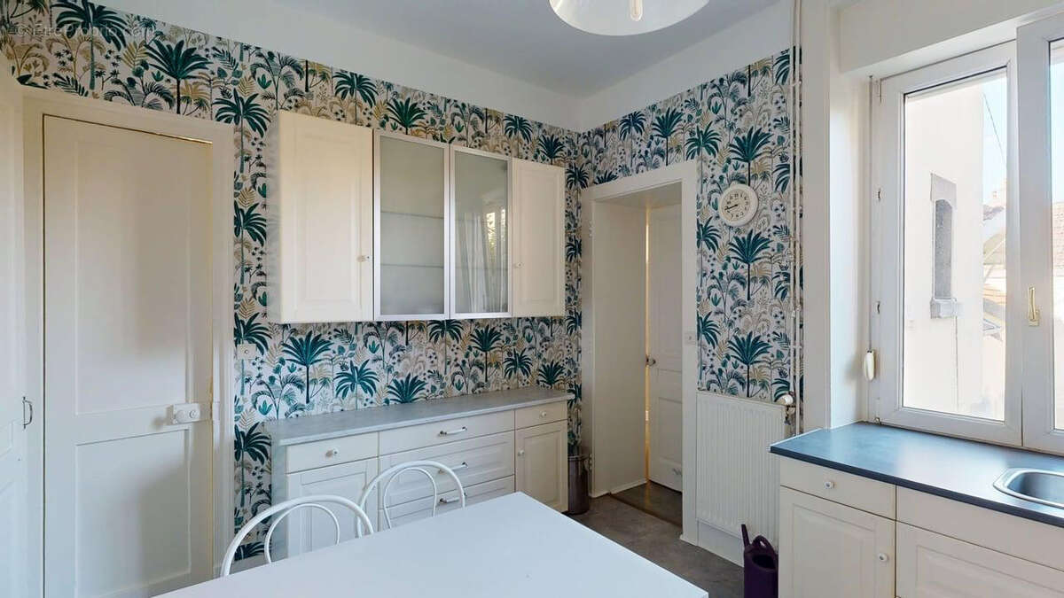 Place Flore : bel appartement ancien de 118 m2 avec parking - photo 8