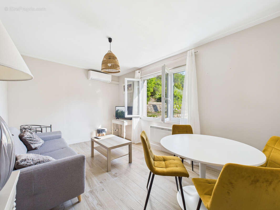 Maison à SOLLIES-TOUCAS