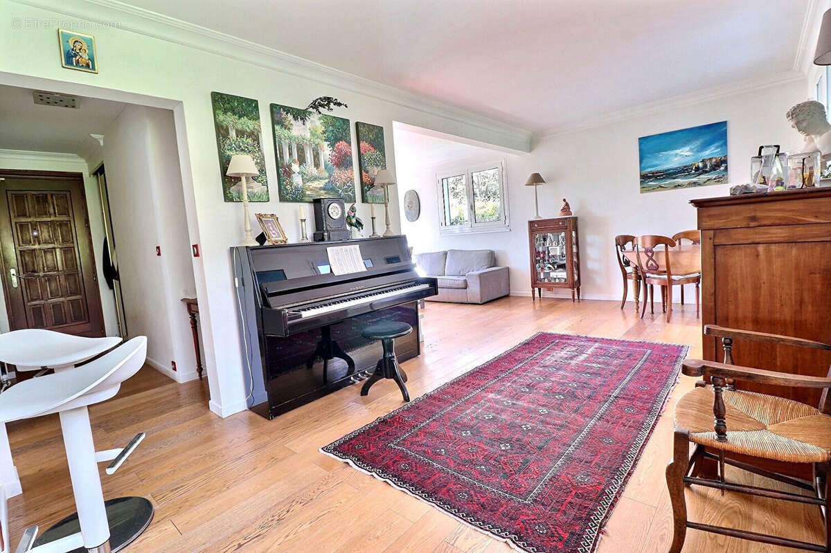 Maison à MAREIL-MARLY