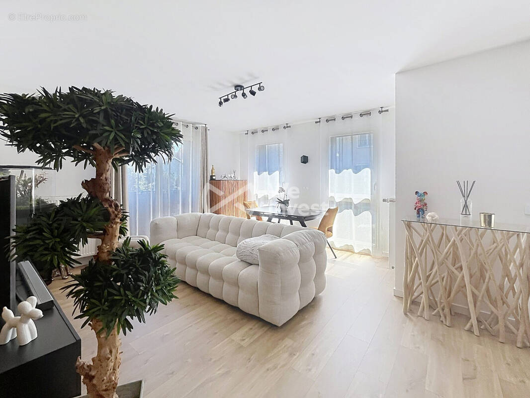 Appartement à NANTERRE