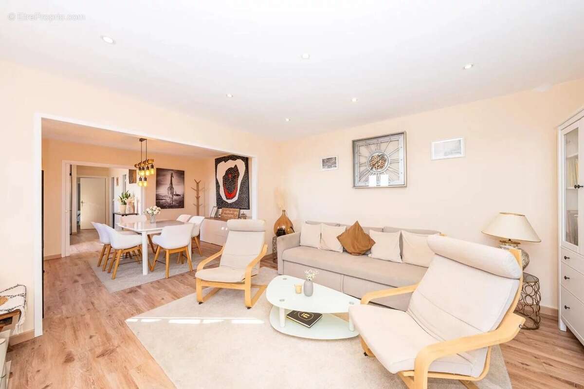 Appartement à CAP-D'AIL