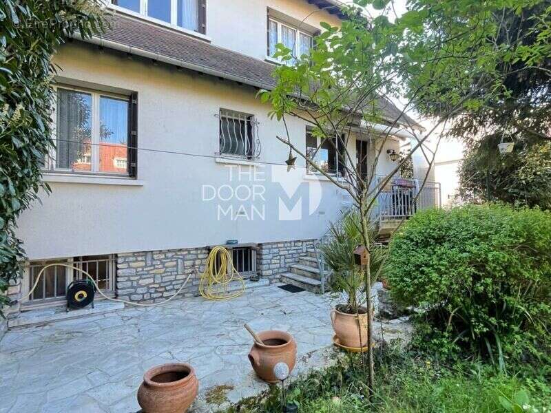 Maison à VERRIERES-LE-BUISSON