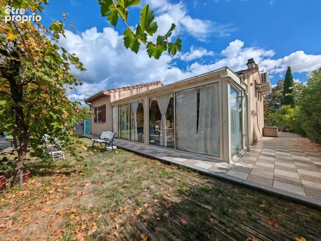 EAUZE CENTRE-VILLE – Maison avec deux logements, piscine, garages et terrain - photo 15
