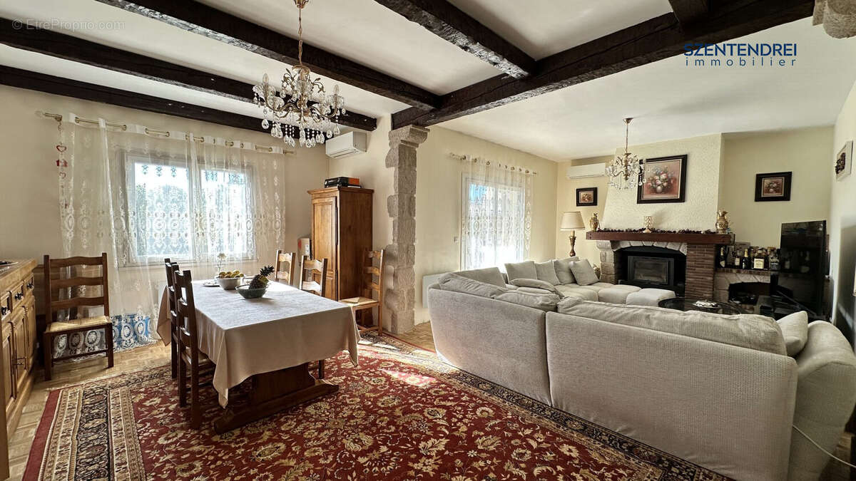 À vendre maison T6 avec garage à Valergues - Maison à VALERGUES