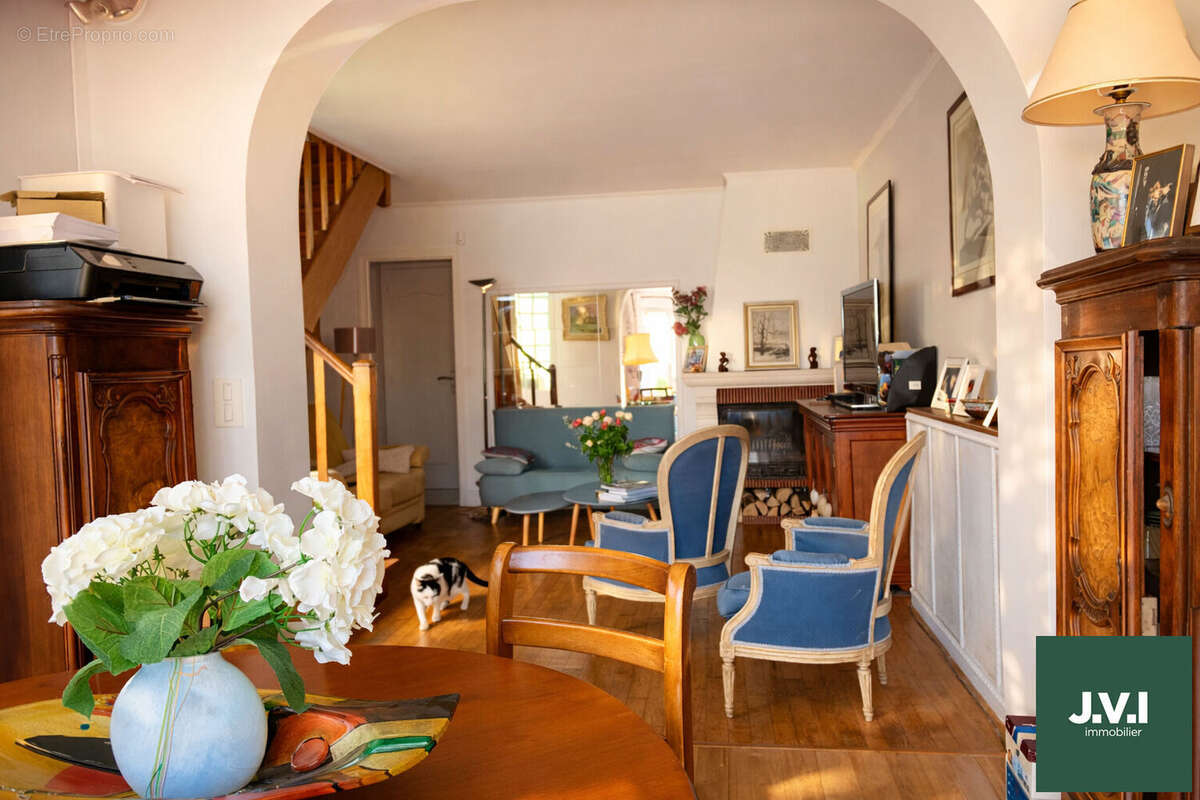 Maison à MONTMORENCY