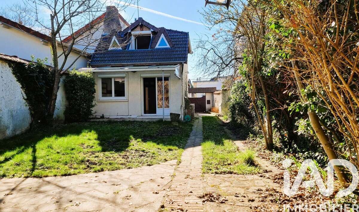 Photo 2 - Maison à SAINT-MAUR-DES-FOSSES