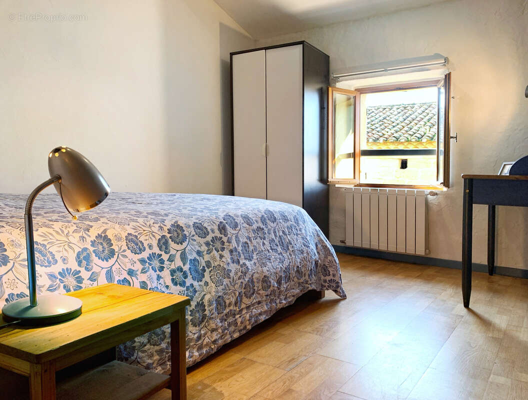 Maison à SAINT-QUENTIN-LA-POTERIE