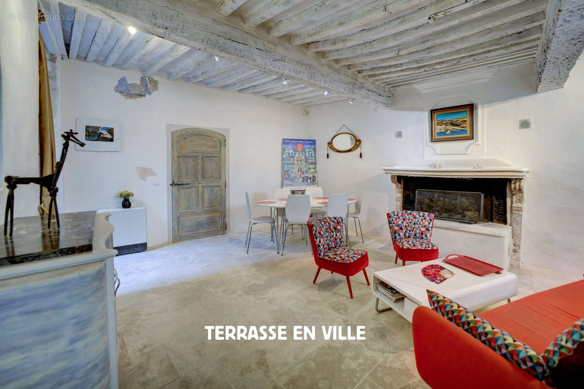 Maison à OPPEDE