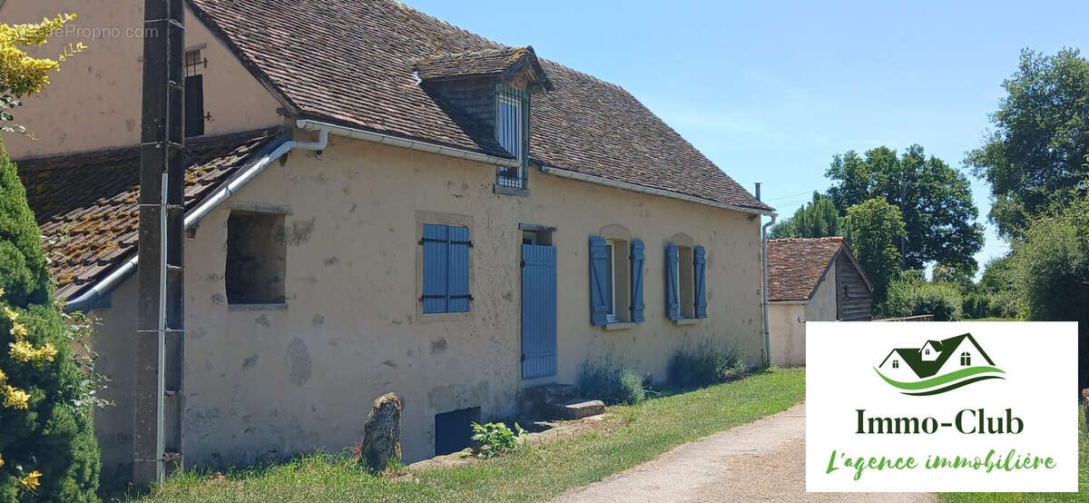 Maison à SAINT-HILAIRE-EN-MORVAN