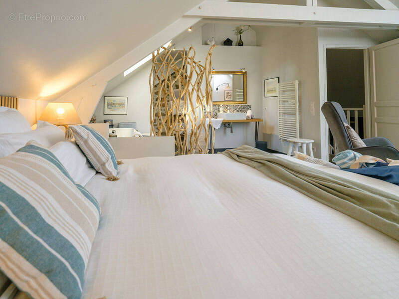 Commerce à SAINT-VAURY